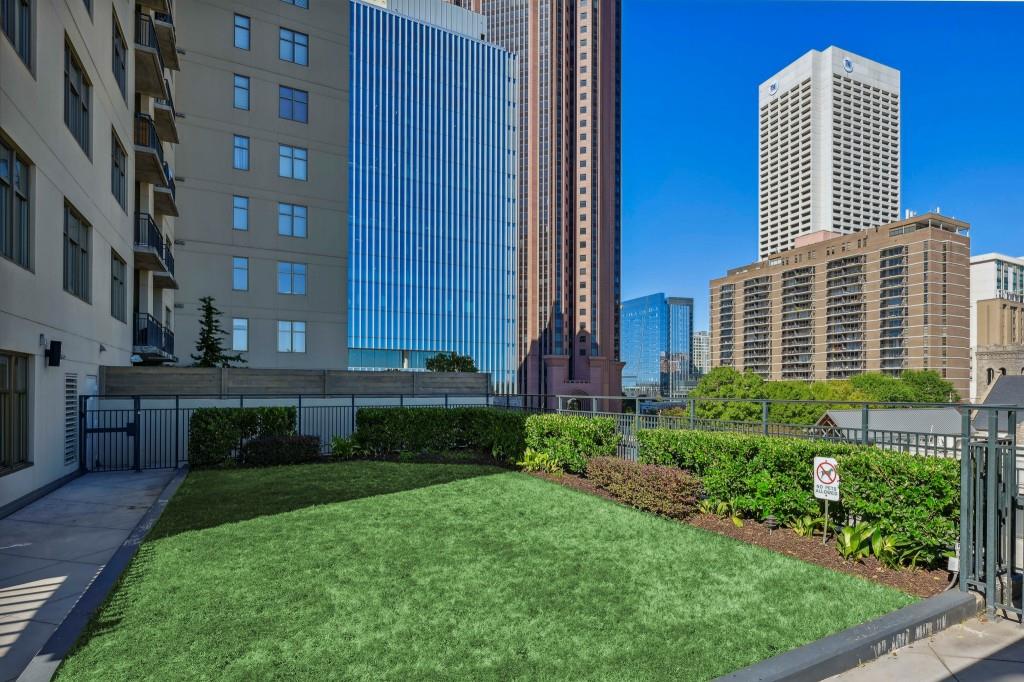 565 Peachtree Street NE Unit 1610
