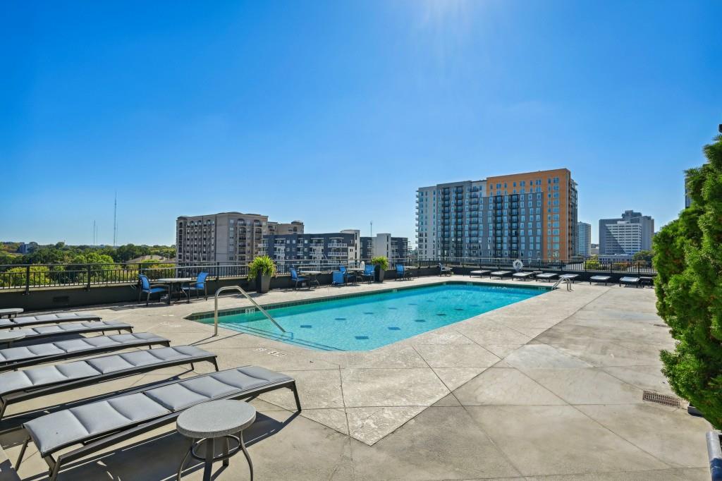 565 Peachtree Street NE Unit 1610