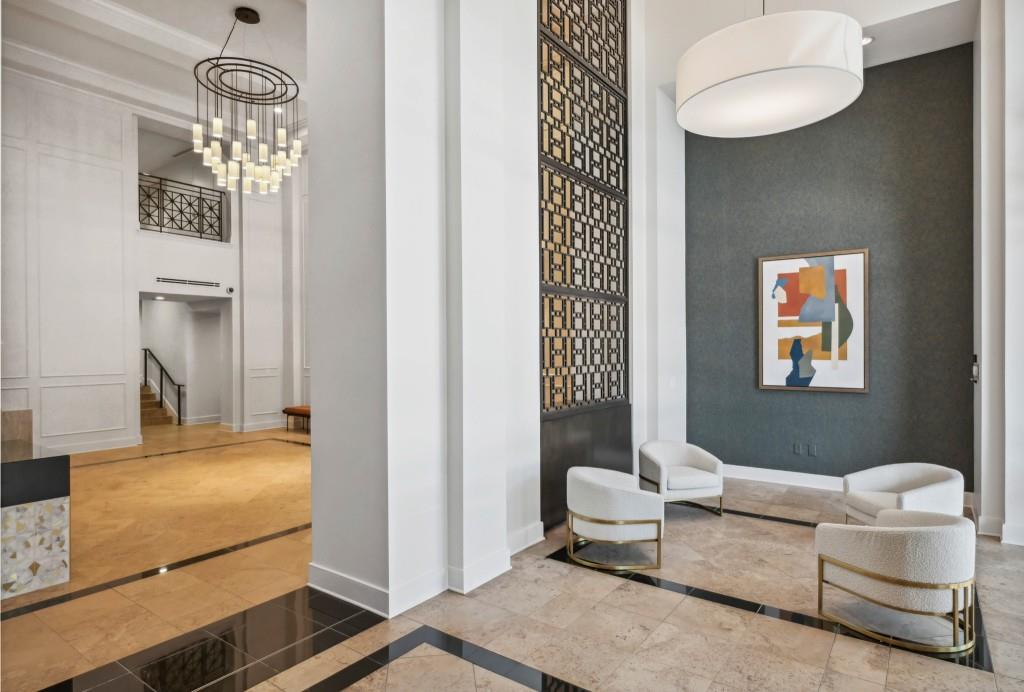 565 Peachtree Street NE Unit 1610
