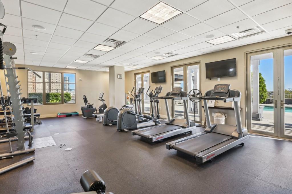 565 Peachtree Street NE Unit 1610