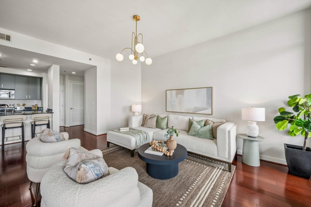 565 Peachtree Street NE Unit 1610