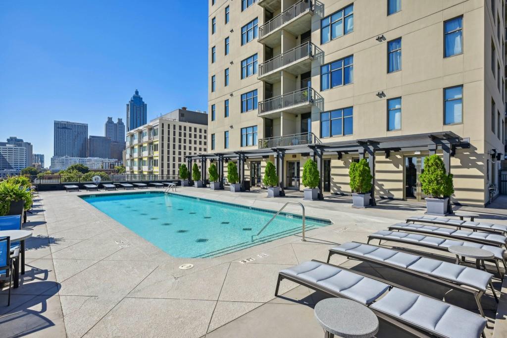 565 Peachtree Street NE Unit 1610