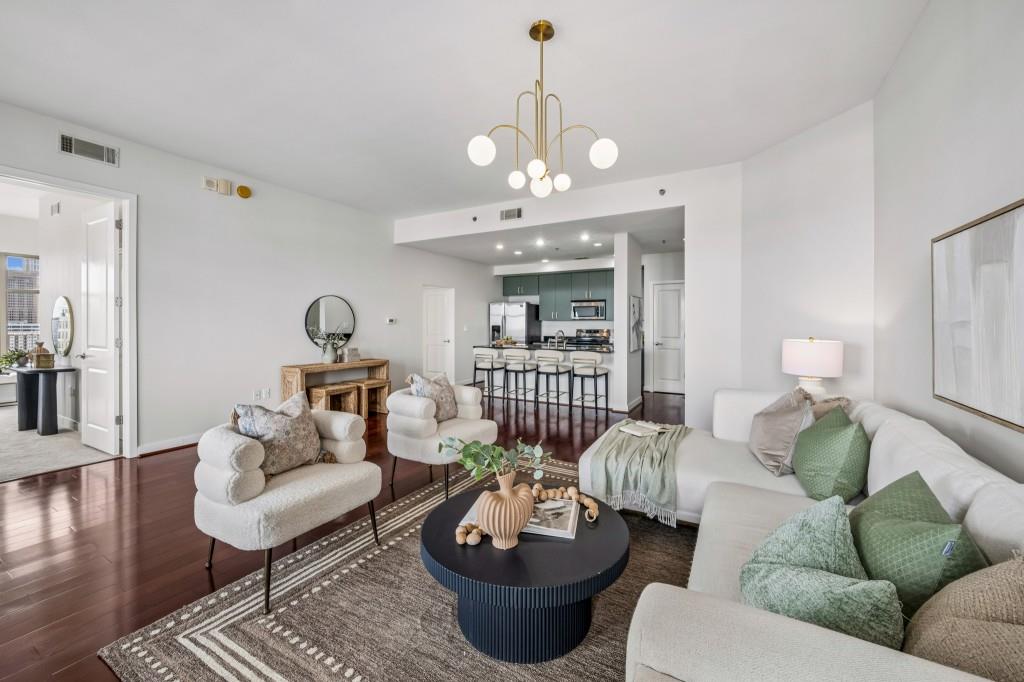 565 Peachtree Street NE Unit 1610