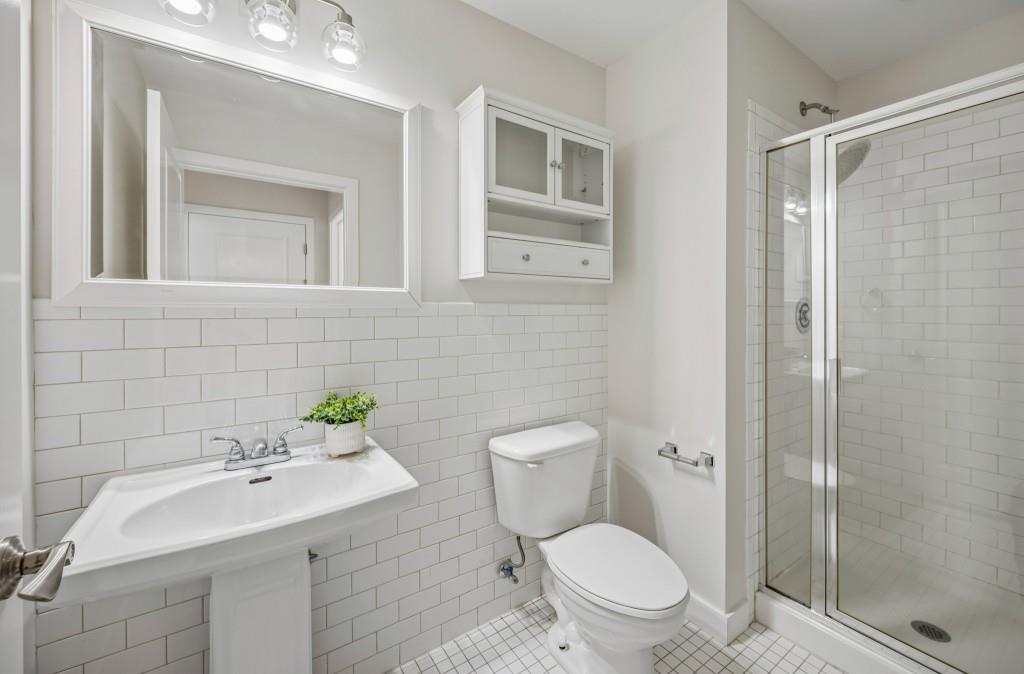 565 Peachtree Street NE Unit 1610