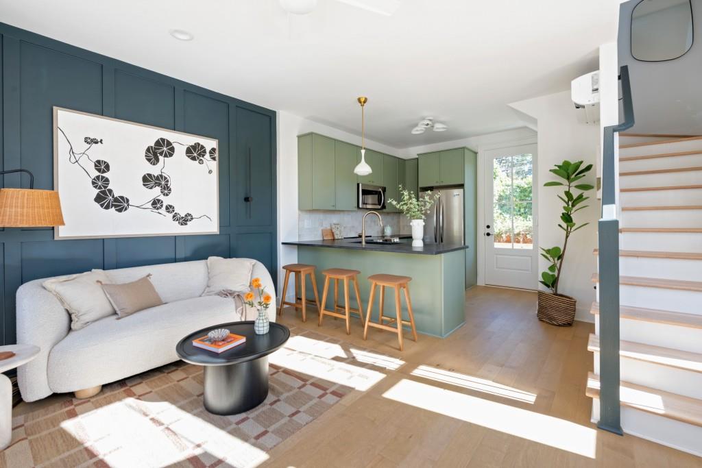 1160 Boulevard SE Unit 10