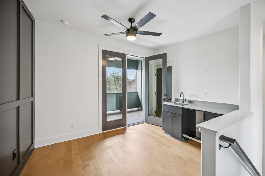 1160 Boulevard SE Unit 10