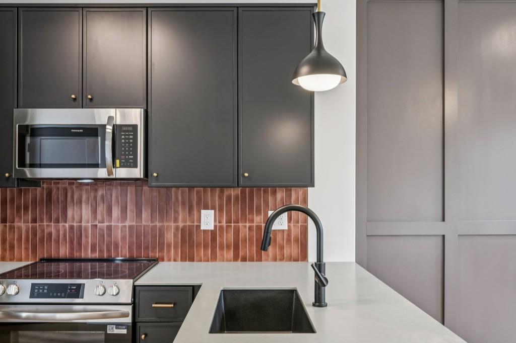 1160 Boulevard SE Unit 10