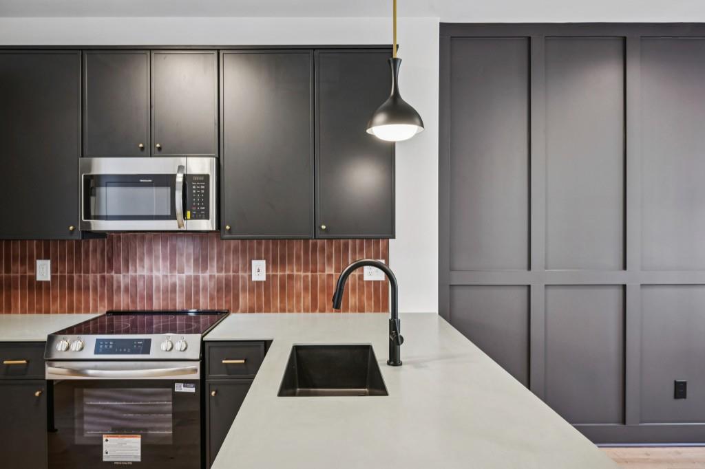 1160 Boulevard SE Unit 1