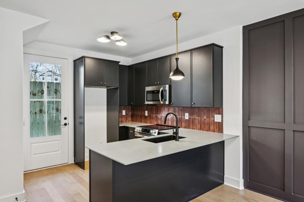 1160 Boulevard SE Unit 1