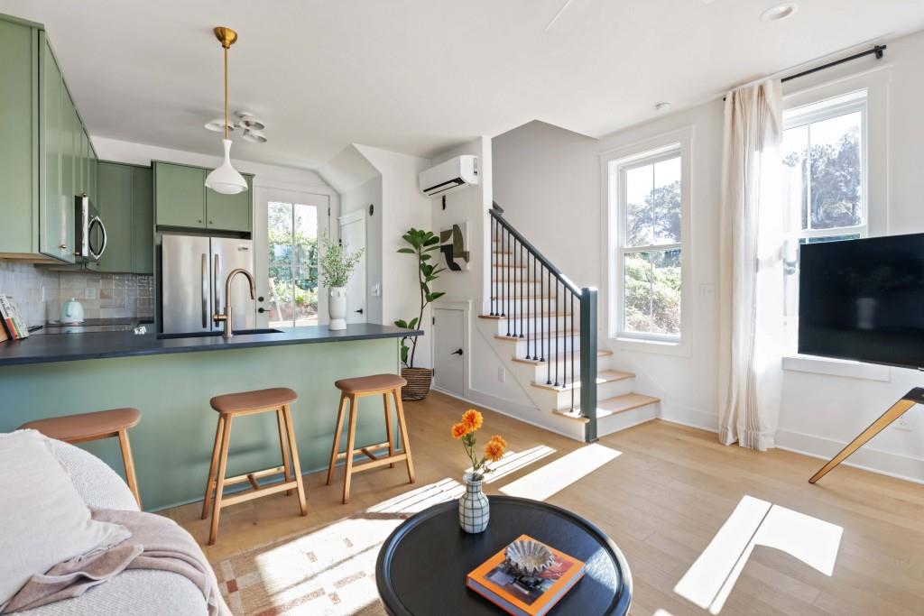 1160 Boulevard SE Unit 1