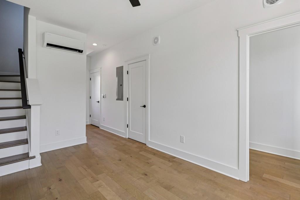 1160 Boulevard SE Unit 1