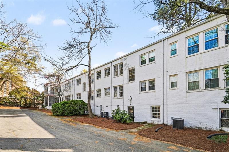 21 Peachtree Memorial Drive NW