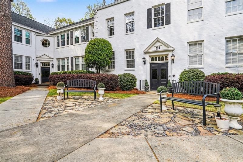 21 Peachtree Memorial Drive NW