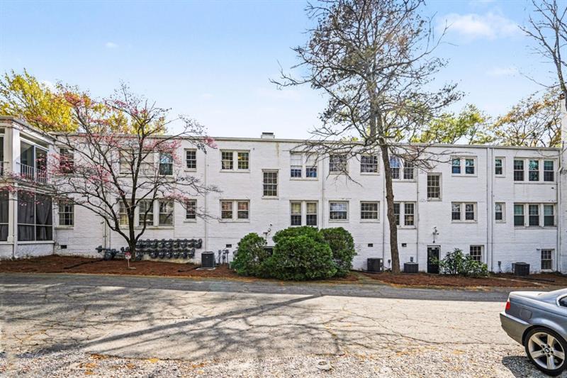 21 Peachtree Memorial Drive NW