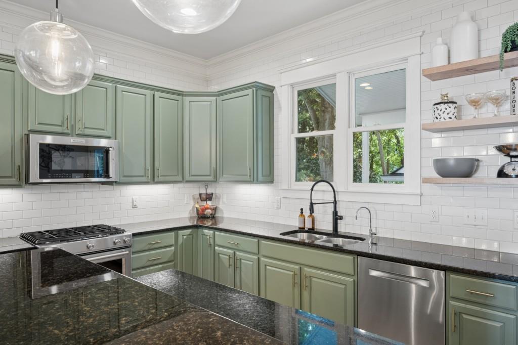 98 2nd Avenue SE