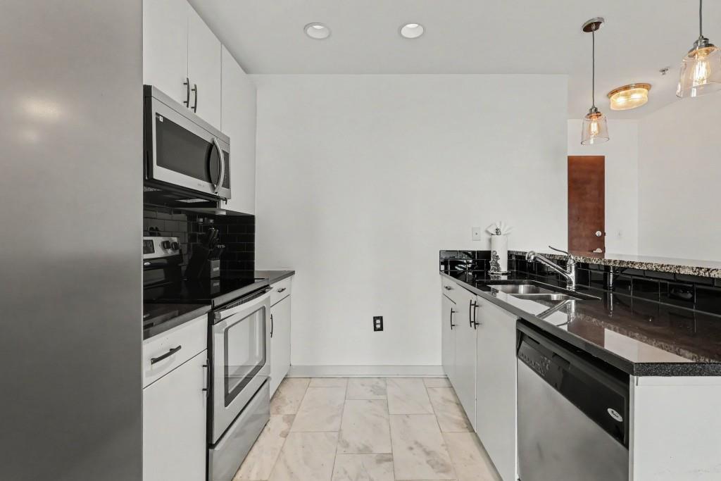 400 W Peachtree Street NW Unit 1812