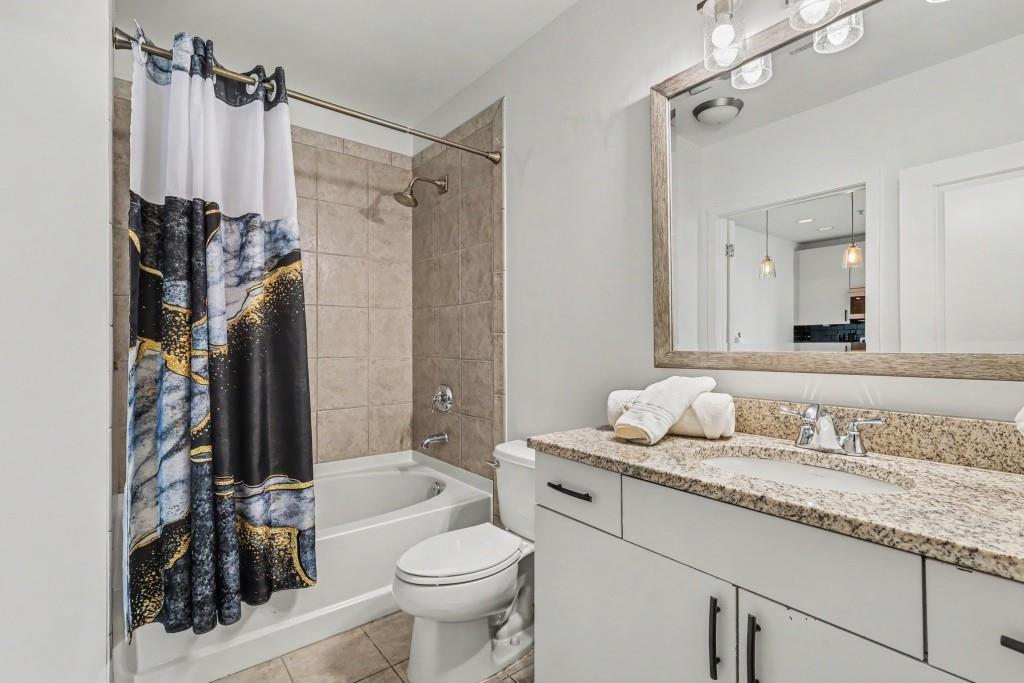 400 W Peachtree Street NW Unit 1812