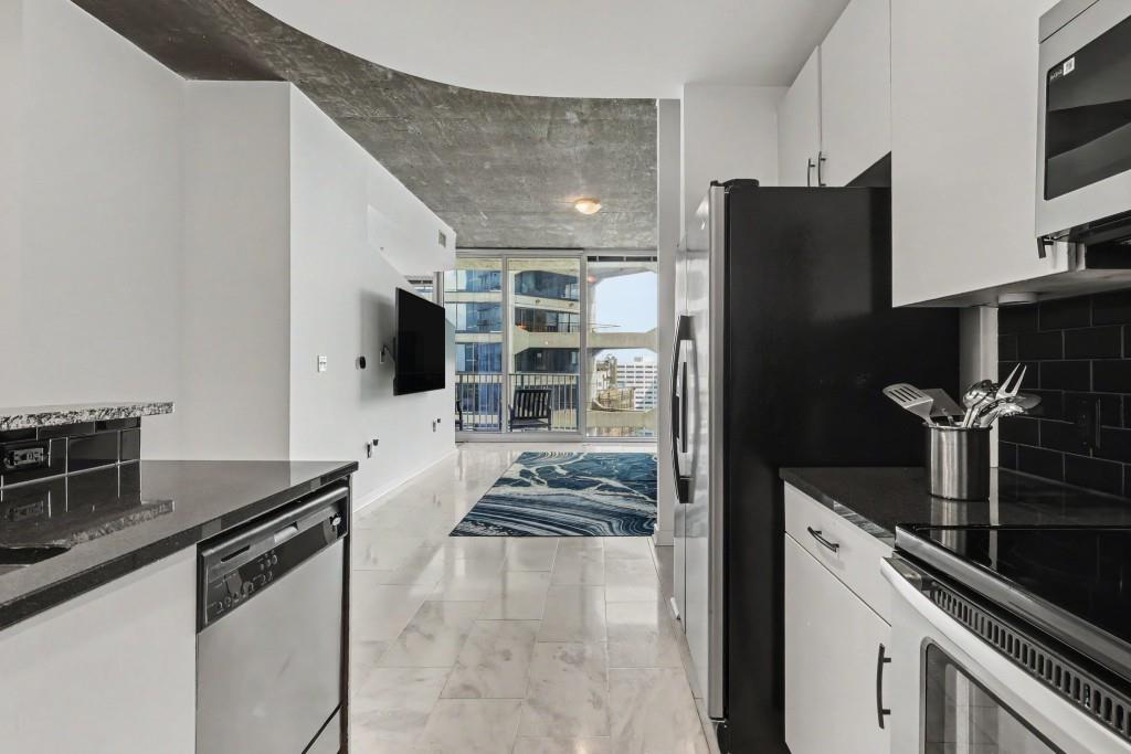 400 W Peachtree Street NW Unit 1812