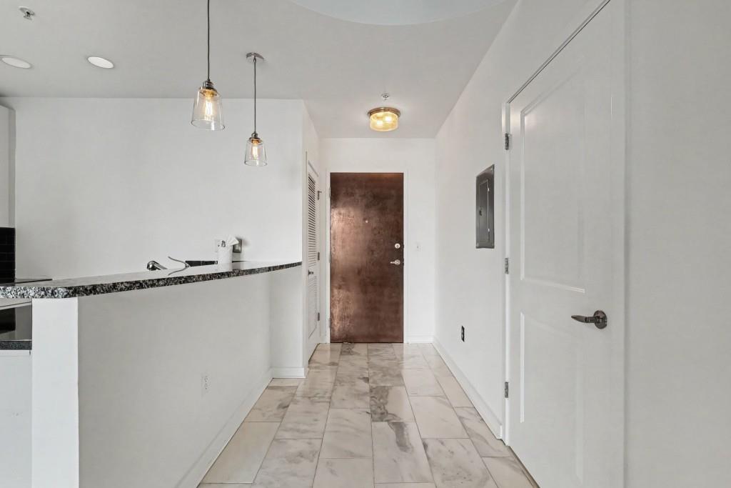400 W Peachtree Street NW Unit 1812
