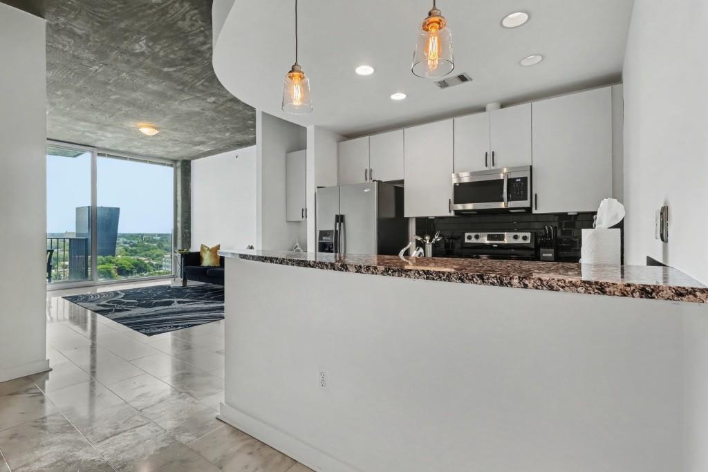 400 W Peachtree Street NW Unit 1812