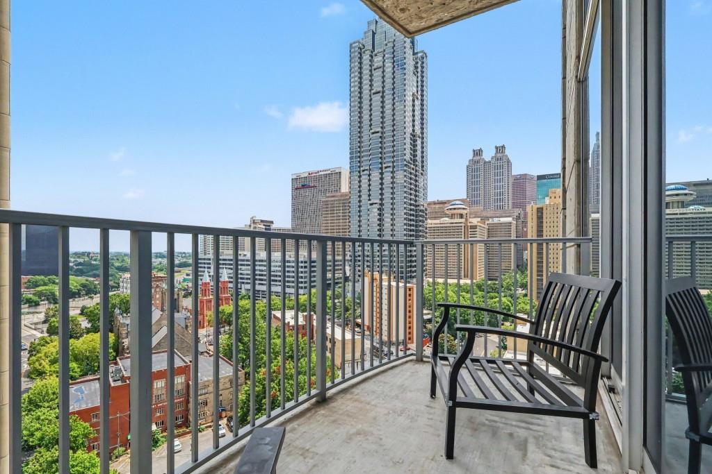 400 W Peachtree Street NW Unit 1812