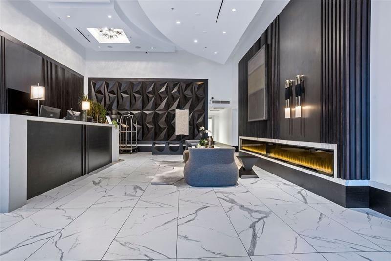 400 W Peachtree Street NW Unit 1812