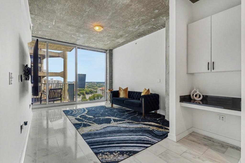 400 W Peachtree Street NW Unit 1812