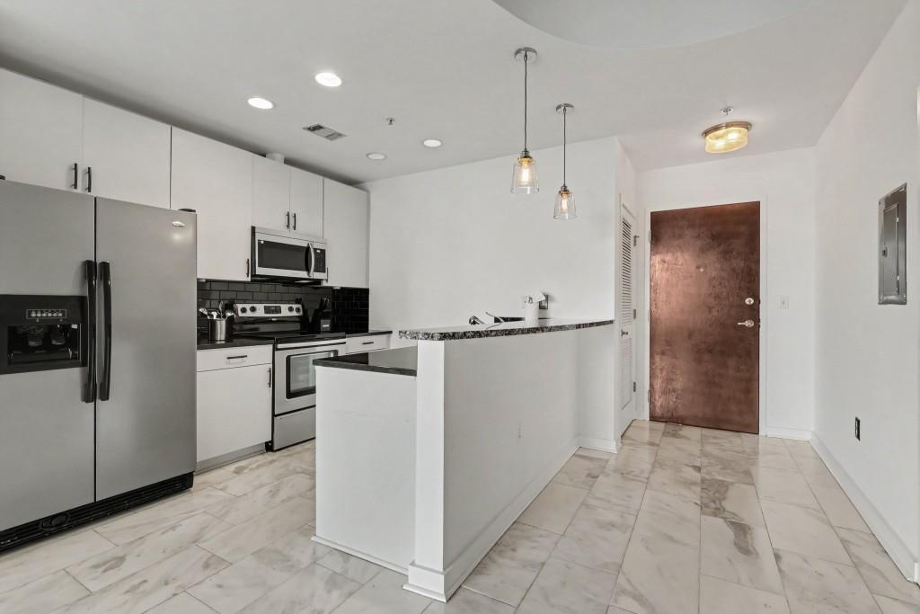 400 W Peachtree Street NW Unit 1812