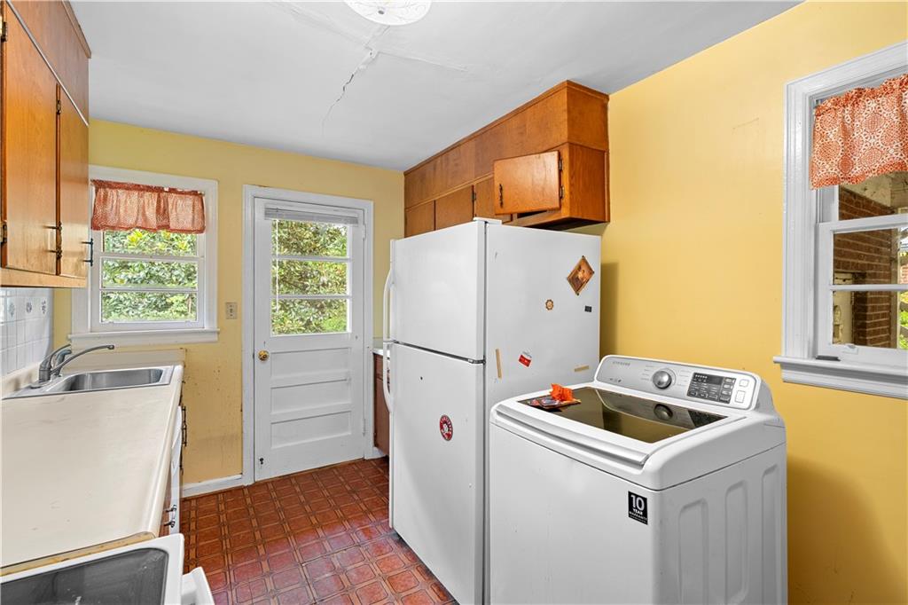 2592 Woodridge Drive