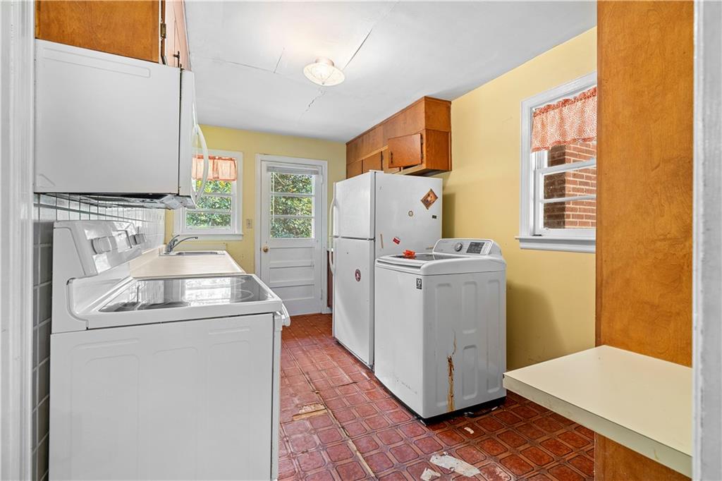 2592 Woodridge Drive