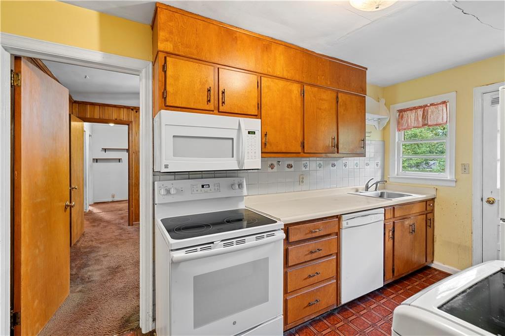 2592 Woodridge Drive