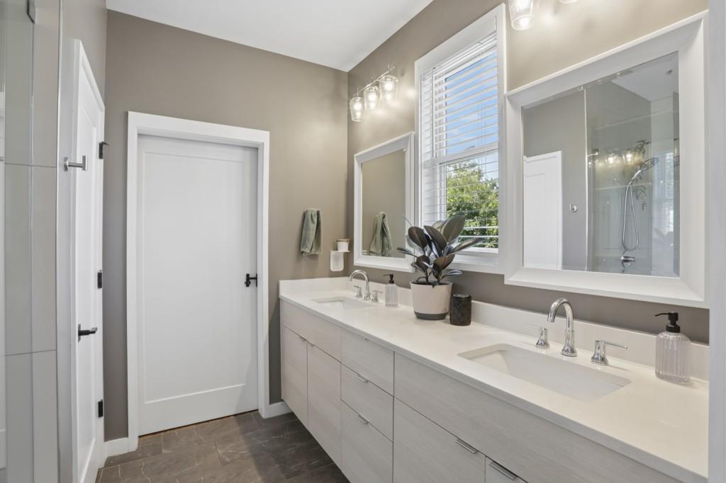 493 Winton Terrace NE Unit B