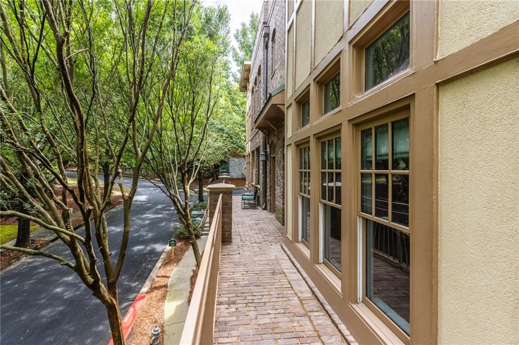 1834 Gordon Manor NE