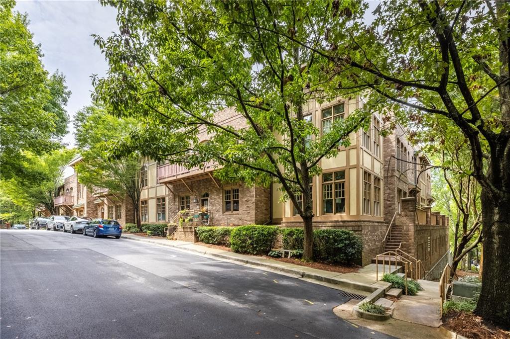 1834 Gordon Manor NE