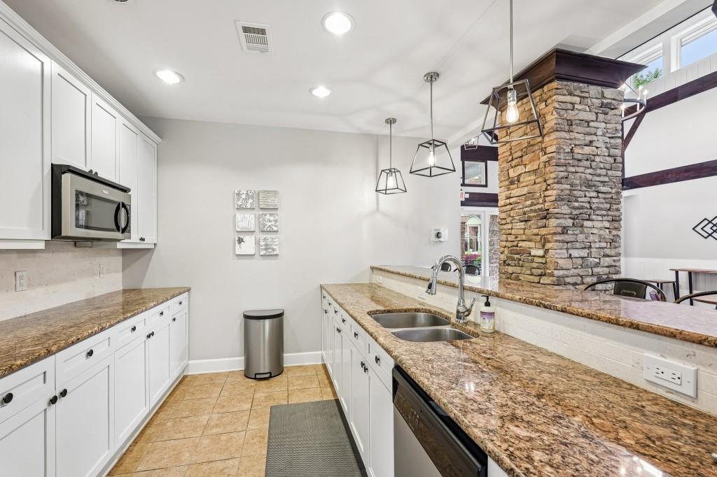 3709 Ashford Creek Hill NE