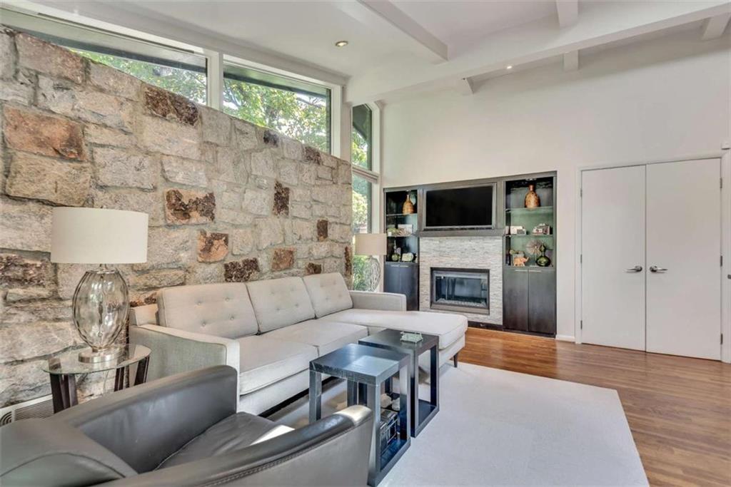 2588 Flair Knoll Drive