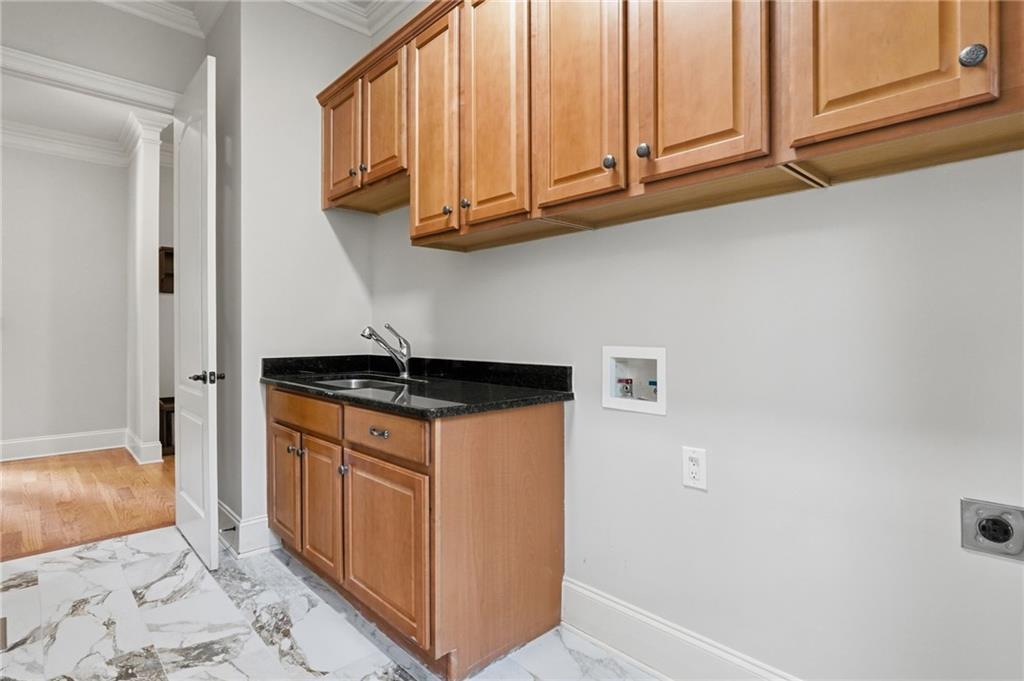 6295 Windward Parkway