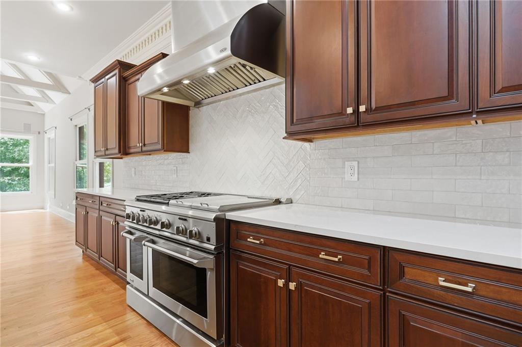 6295 Windward Parkway