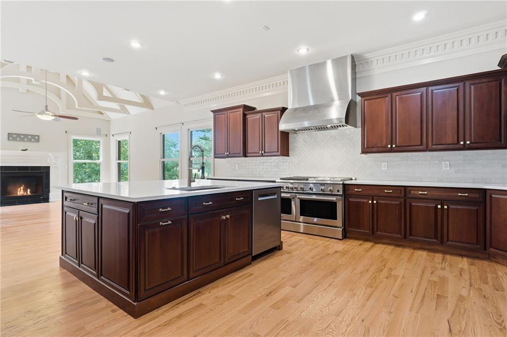 6295 Windward Parkway
