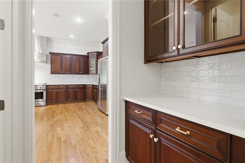 6295 Windward Parkway