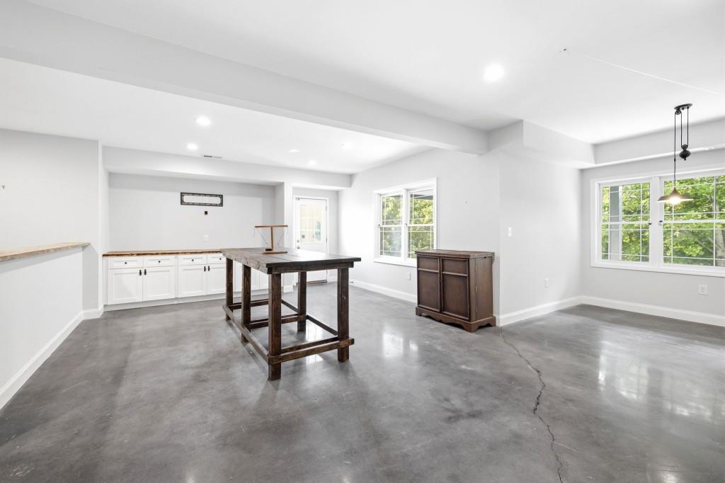 7327 Rocking Chair Lane