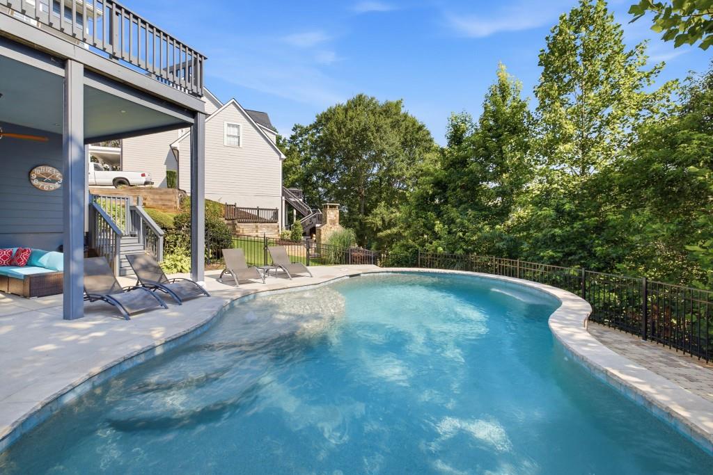 7327 Rocking Chair Lane