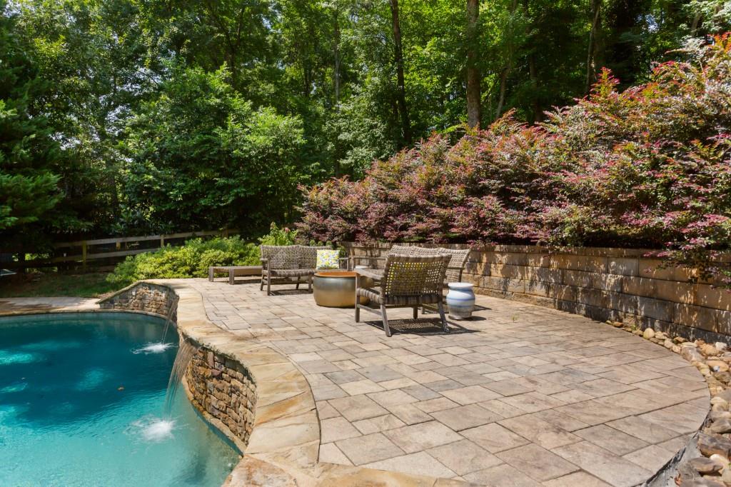 965 Hickory Oak Hollow