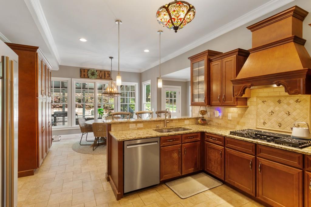 965 Hickory Oak Hollow