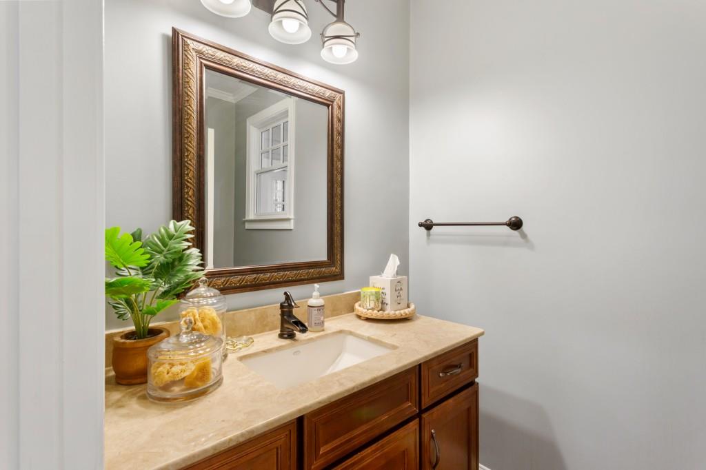 965 Hickory Oak Hollow