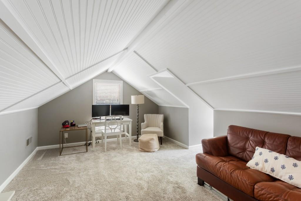 965 Hickory Oak Hollow