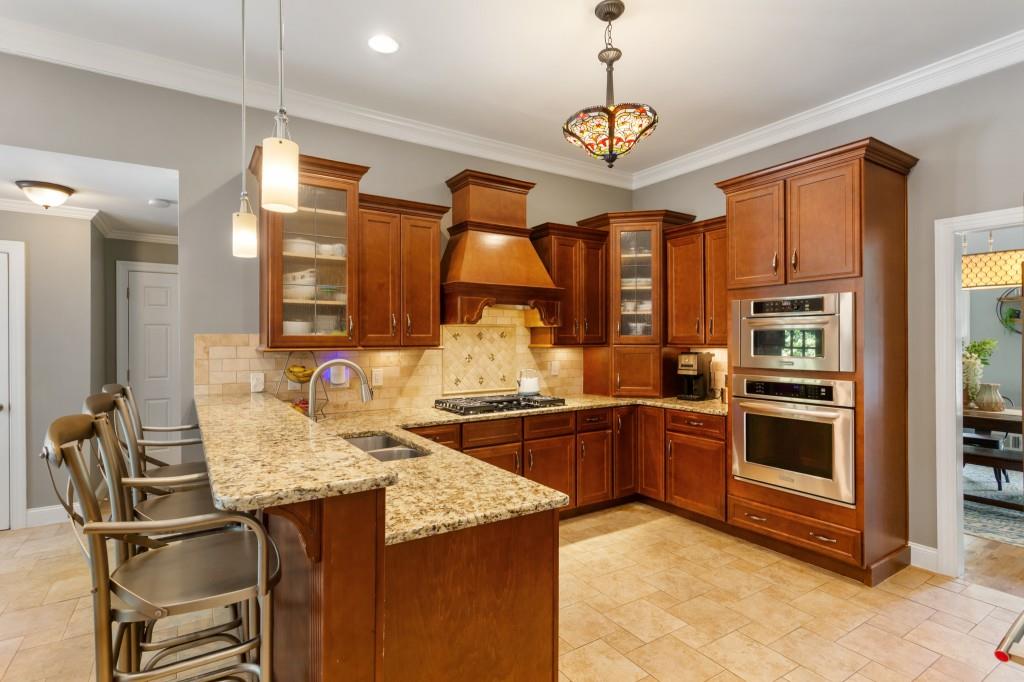 965 Hickory Oak Hollow