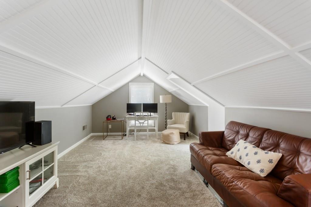 965 Hickory Oak Hollow