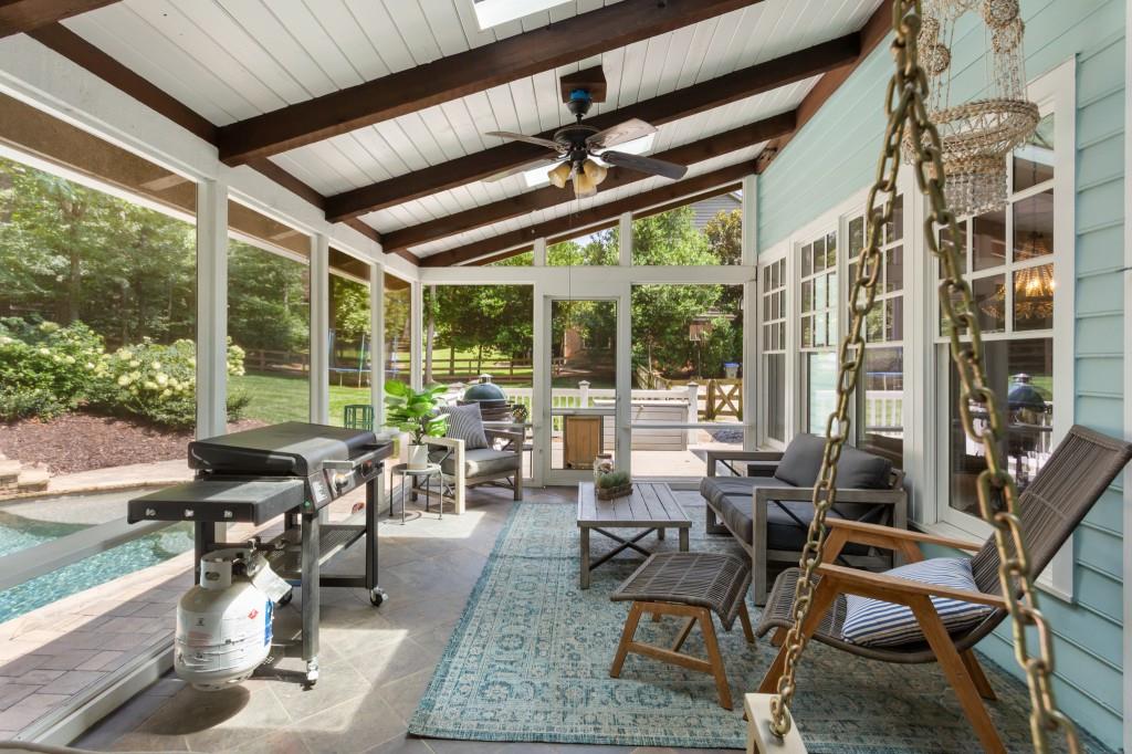 965 Hickory Oak Hollow