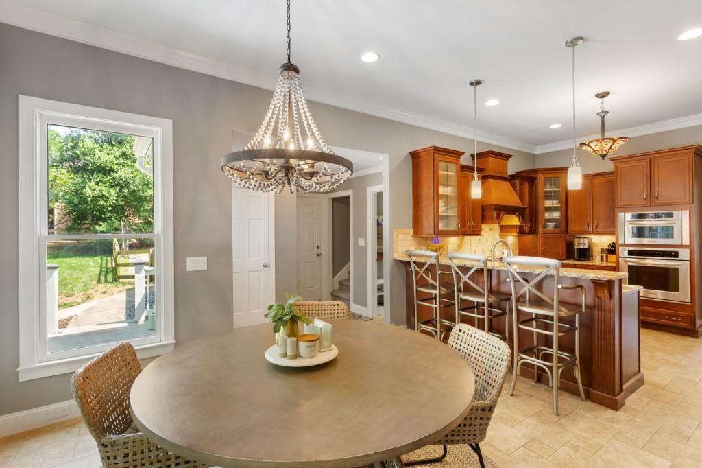 965 Hickory Oak Hollow